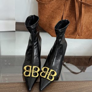 2025 New Pointed Toe Kitten Heel French Style Ankle Boots for Women with Button Fashion Slim Fit Short Boots