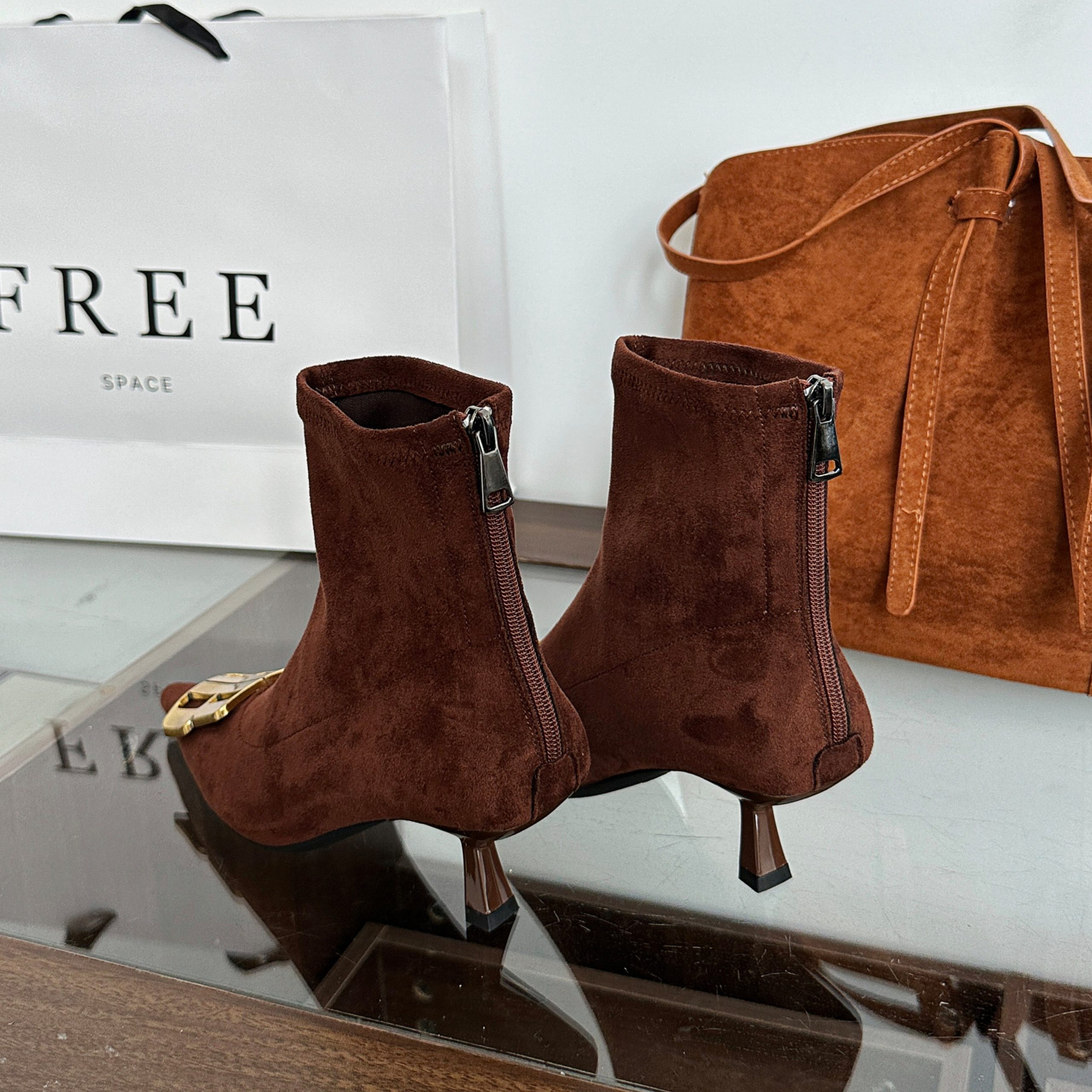 2025 New Pointed Toe Kitten Heel French Style Ankle Boots for Women with Buckle Fashion Slim Boots - Image 5