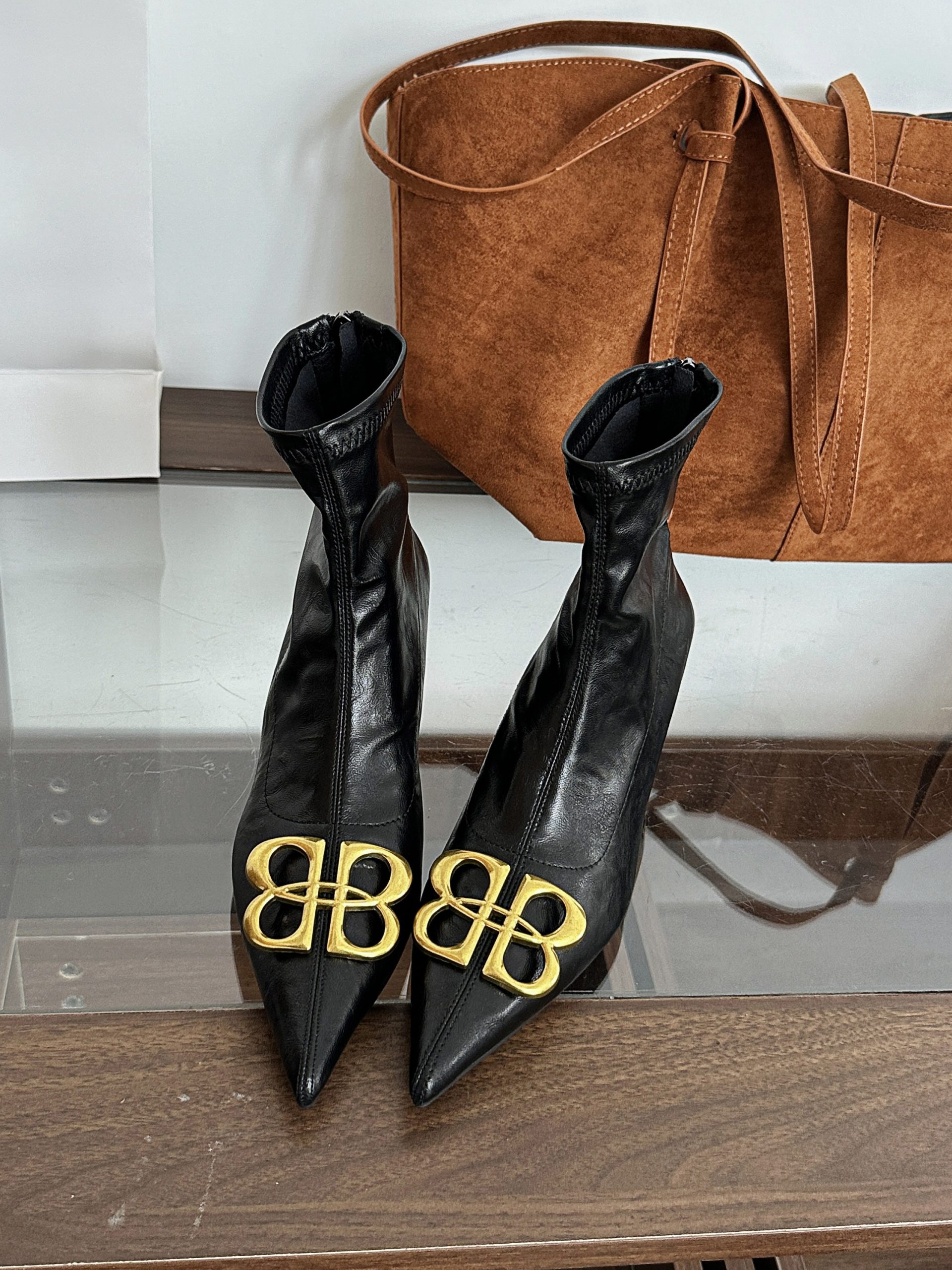 2025-new-pointed-toe-kitten-heel-french-style-ankle-boots-for-women-with-button-fashion-slim-fit-short-boots