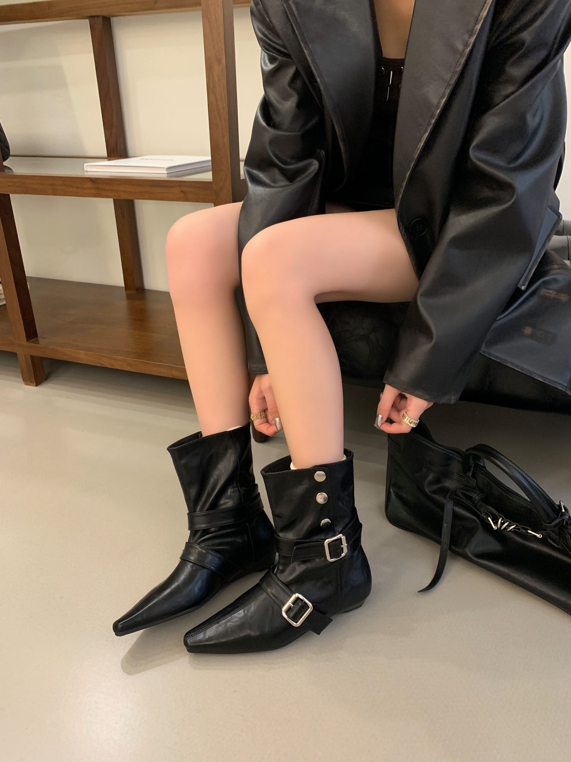 2025 New Retro Slim Ankle Boots Button Small Square Toe Flat Western Short Boots Fashion Temperament Women Boots - Image 2