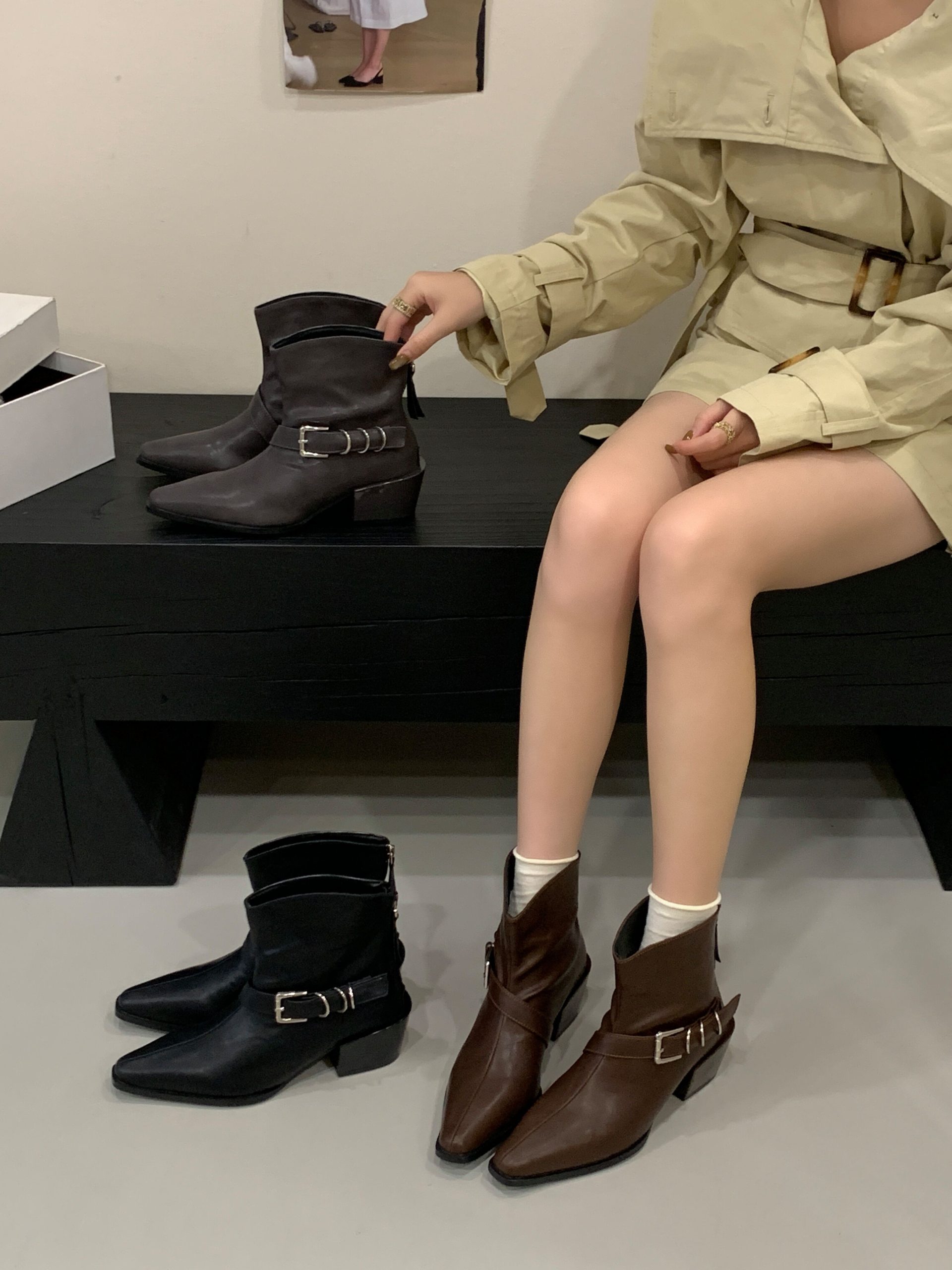 2025 New Retro Square Toe Chunky Heel Simple British Style Fashion Versatile Metal Buckle Martin Boots Women - Style 107c33 - Image 3