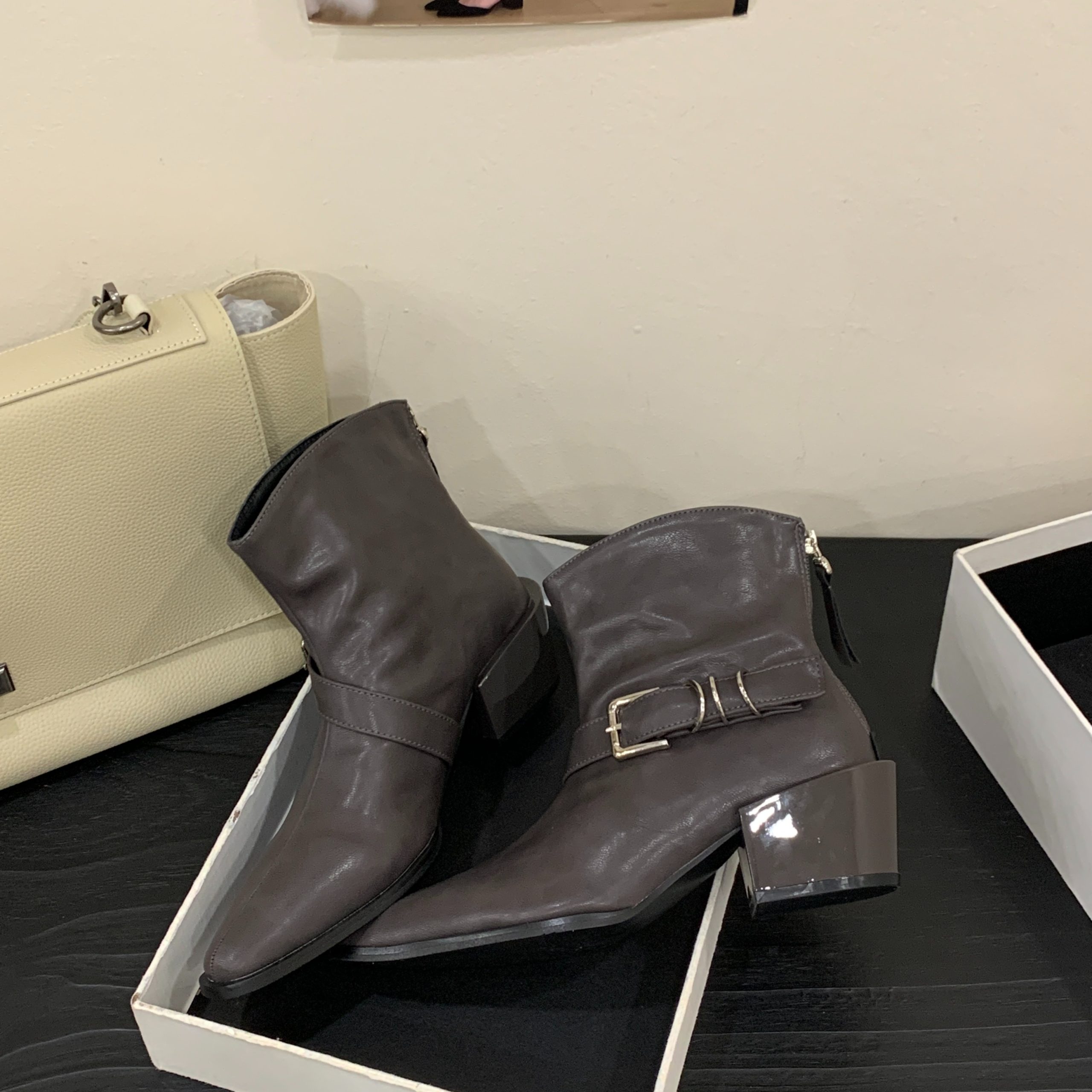 2025 New Retro Square Toe Chunky Heel Simple British Style Fashion Versatile Metal Buckle Martin Boots Women - Style 107c33 - Image 5