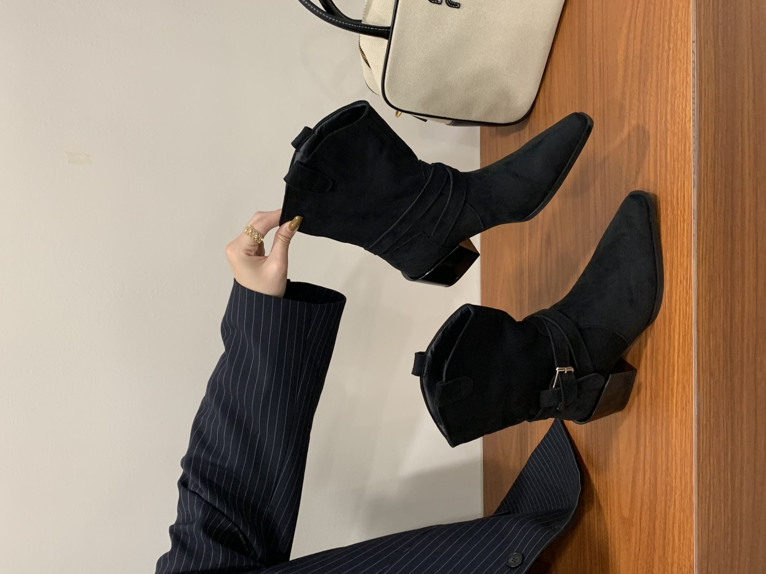 2025 New Retro Square Toe Chunky Heel Simple British Style Fashion Versatile Metal Buckle Martin Boots Women - Style 56cb93 - Image 3