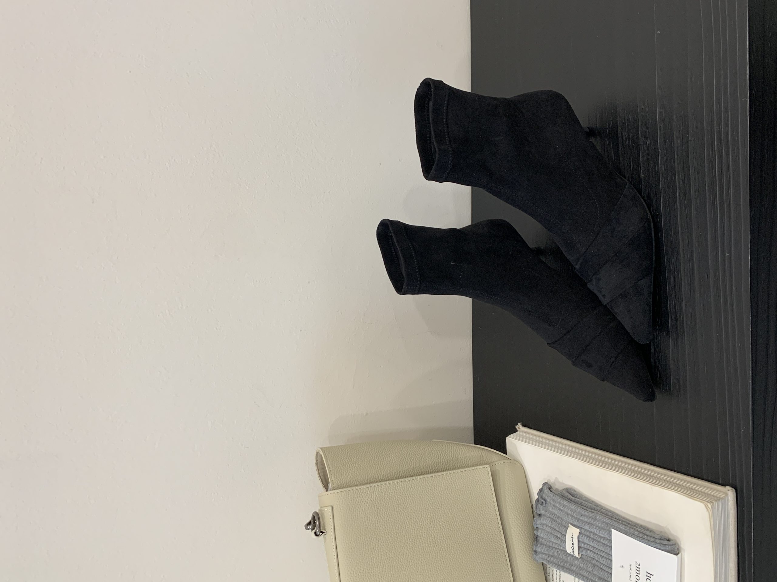 2025 New Style Small Heel Pointed Toe Slim Ankle Boots Women's Suede Short Boots - Image 4