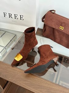 2025 New Style Versatile Kitten Heel Slim Boots French Style Metal Buckle Short Boots Thin High Heel Women Boots