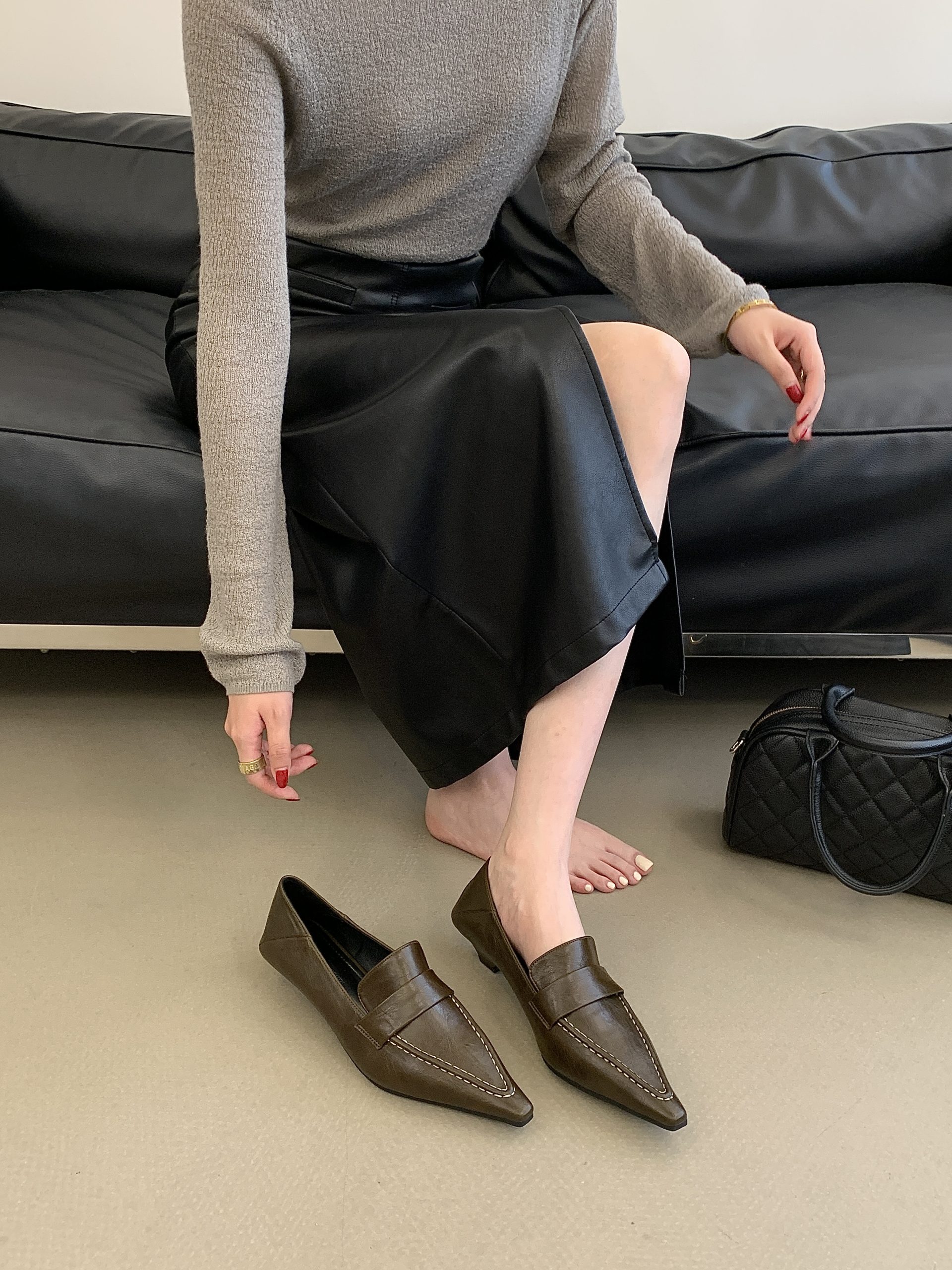 2026 New Autumn British Style Pointed Toe Deep Mouth Low Heel Slip-On Shoes Vintage Comfortable Casual Shoes - Image 2