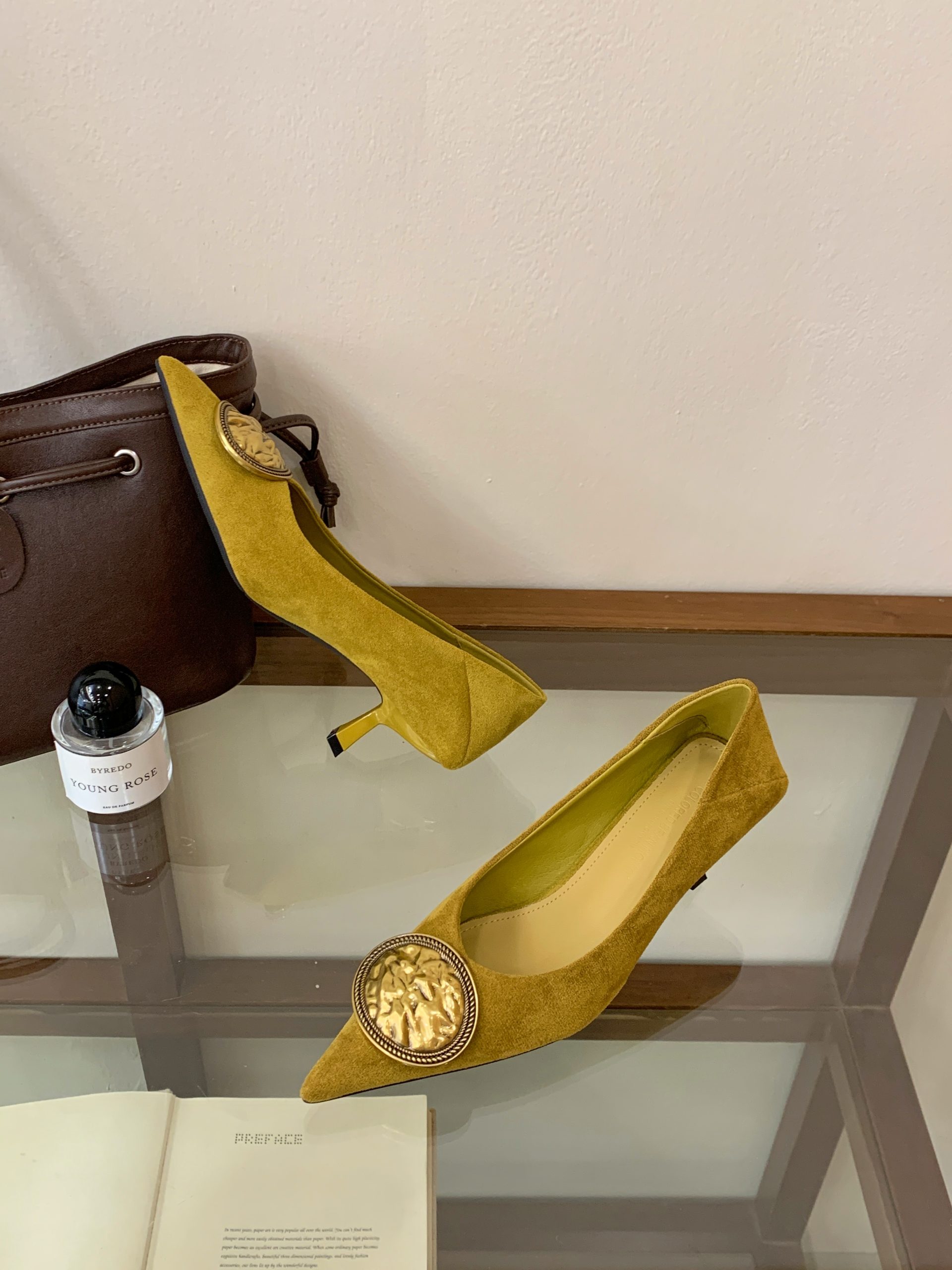 2026-new-autumn-french-style-pointed-toe-thin-heel-shallow-mouth-single-shoes-metal-buckle-temperament-versatile-high-heel-shoes-for-women