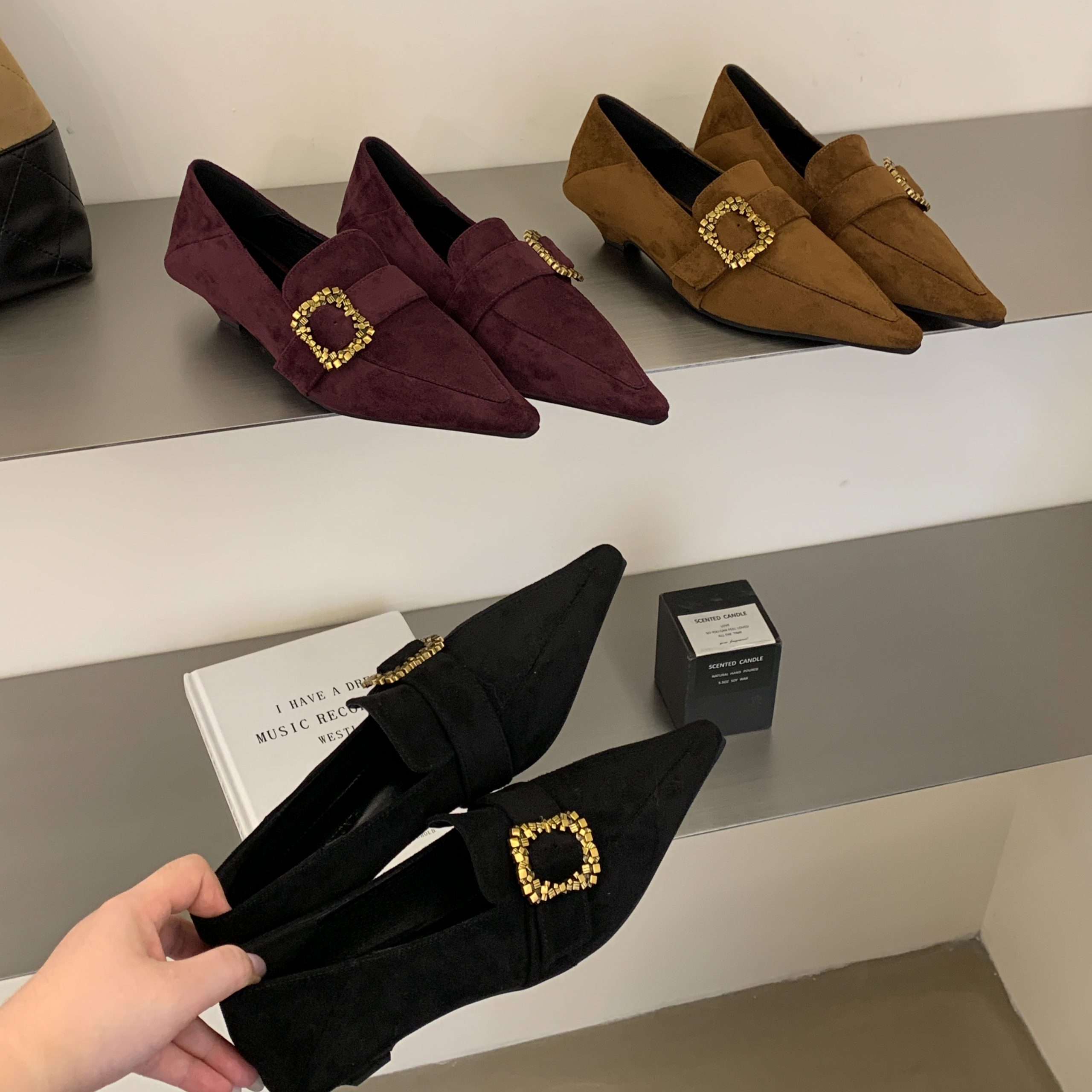2026 New French Retro Pointed Toe Flat Metal Buckle Comfortable Slip-On Deep Mouth Women's Shoes - Image 5